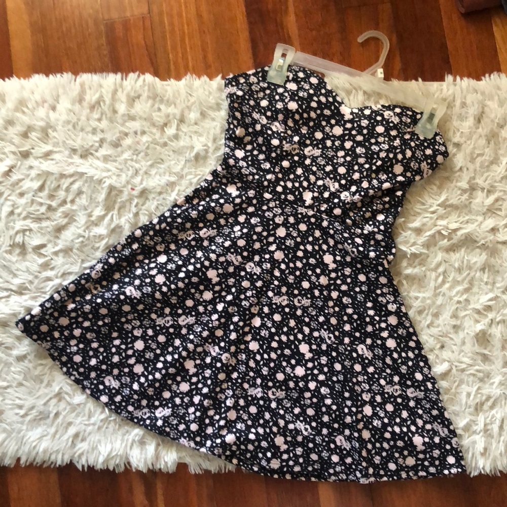 CHARLOTTERUSSE: Black and cream floral strapless